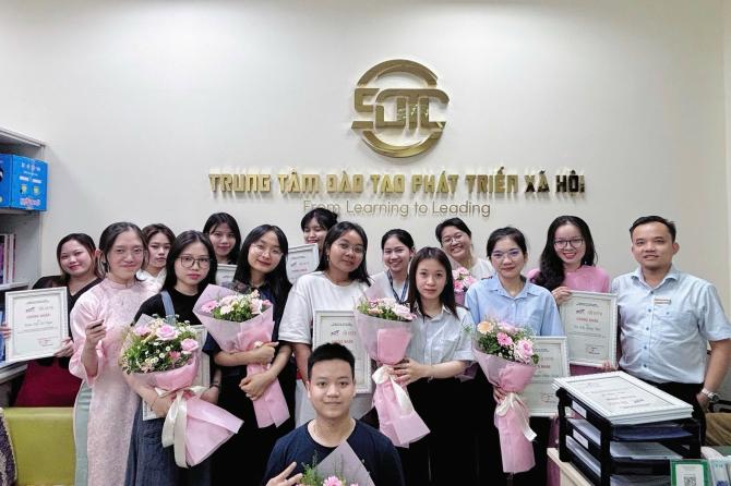 tuyen dung cong tac vien